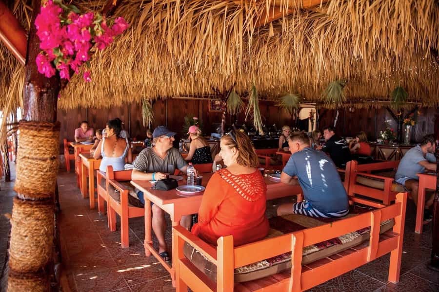 From Hurghada: Paradise Island Snorkeling Cruise with Lunch - What to bring (so you don’t waste island time)