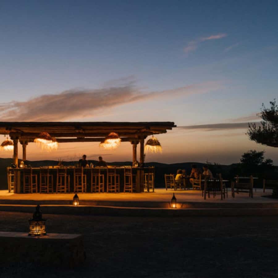 From Marrakech: Agafay Desert Sunset Dinner with Live Show - Sunset views over Agafay (and how to get the best angle)