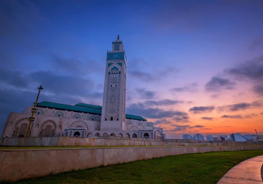 From Marrakech: Casablanca Tour with Hassan II Mosque Visit - Lunch break in Casablanca: plan for extra cost and keep it simple