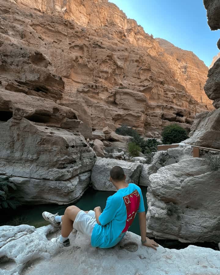 From Muscat: Wadi Shab & Bimmah Sinkhole Full-Day Tour - The boat ride and canyon hike to Wadi Shab