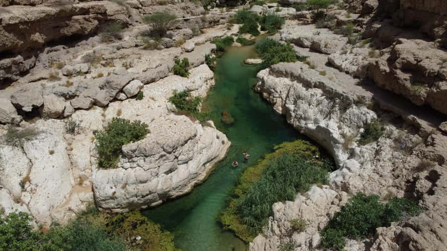 From Muscat: Wadi Shab & Bimmah Sinkhole Full-Day Tour - Lunch break: refueling without ruining the day