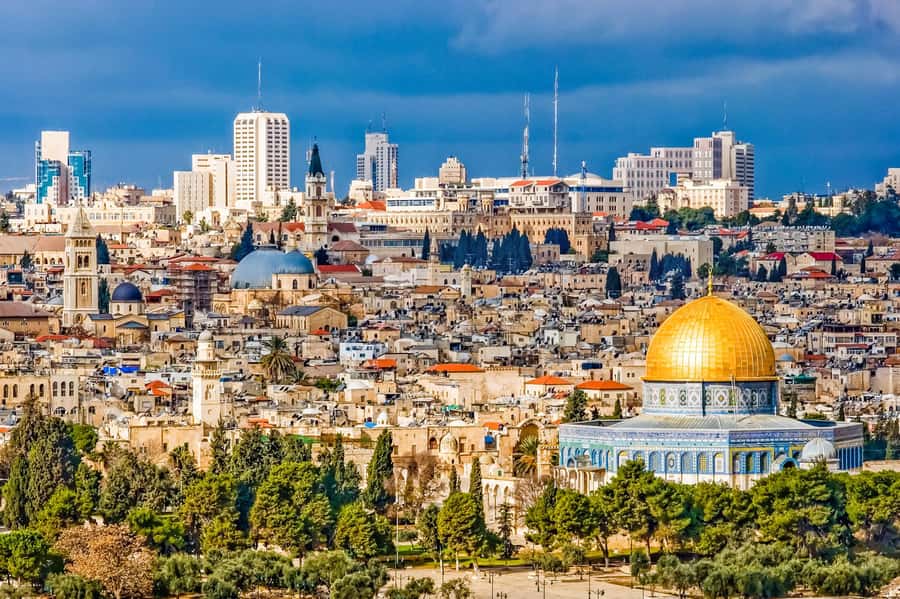 From Tel Aviv: Jerusalem and Bethlehem Guided Day Trip - Entering the Old City: Armenian Quarter bazaar energy and the Western Wall