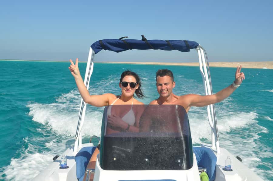Hurghada: 6 Islands Tour with Dolphin Watching & Snorkelling - Orange Bay + Nemo Bay: beach time that actually breaks up the day