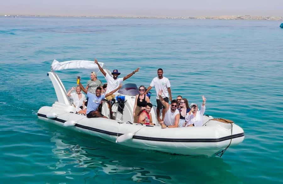 Hurghada: 6 Islands Tour with Dolphin Watching & Snorkelling - White Island sandbank: your photo walk with salt-air timing
