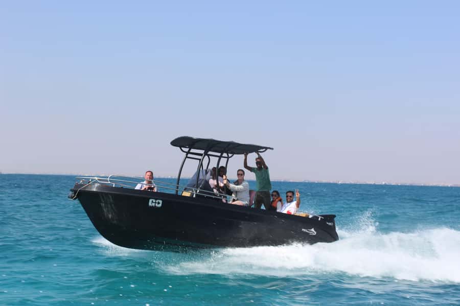 Hurghada: 6 Islands Tour with Dolphin Watching & Snorkelling - The wreck snorkeling stop: history under the surface (and a little spooky)