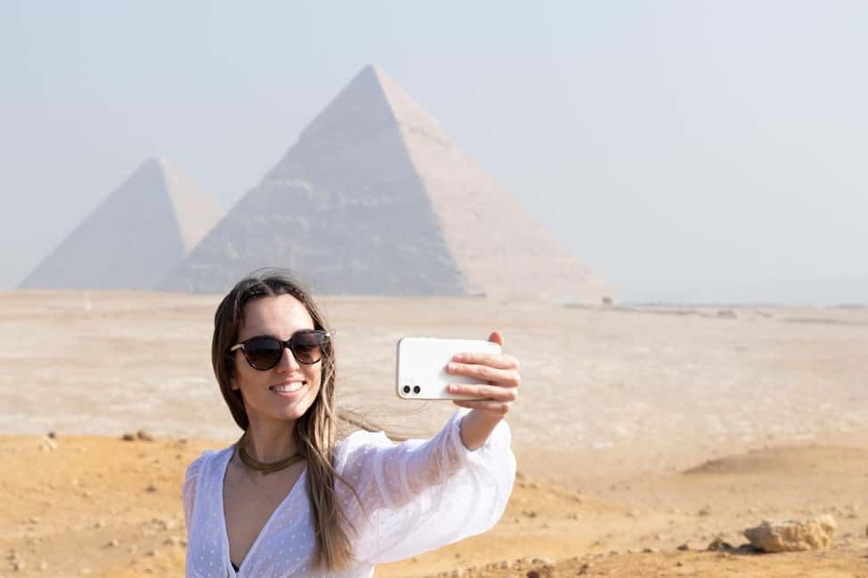Hurghada: Cairo Pyramids, Sphinx & Egyptian Museum Day Trip - Guide and language: why names keep coming up in good reviews