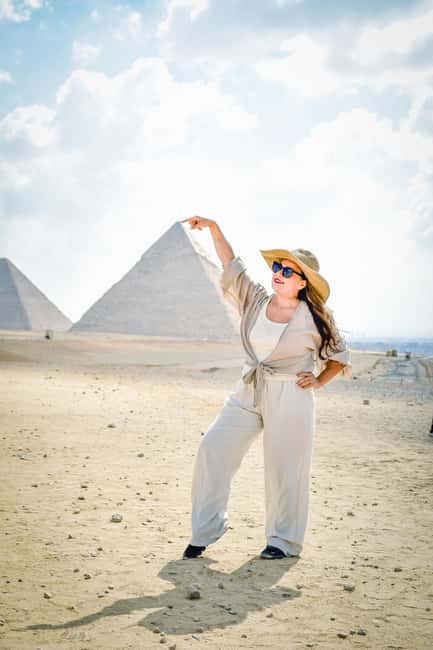 Hurghada: Cairo Pyramids, Sphinx & Egyptian Museum Day Trip - The air-conditioned van ride: comfort, stops, and “yes, it’s a long day”