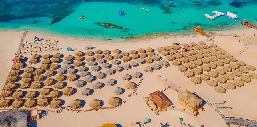 Hurghada: Hula Hula Cruise with Lunch, Massage, & Snorkeling - Yacht or speedboat: how the timing changes your day