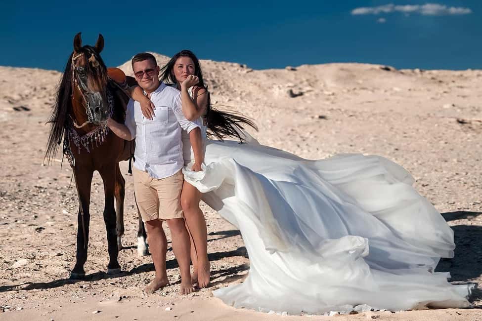 Hurghada: Red Sea & Desert Horse Riding Tour with Swimming - Meal and downtime: freshly cooked food after riding
