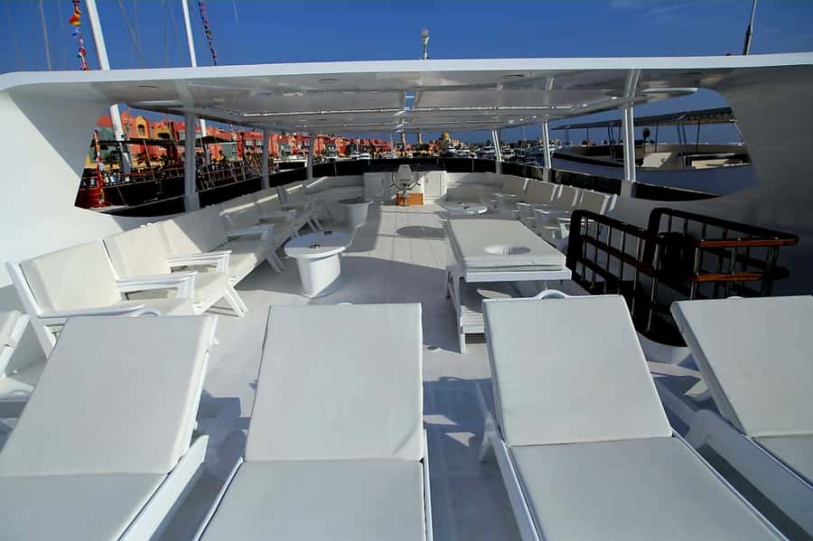 Hurghada: Snorkeling 6 x 1 to Orange Bay w Diving & Massage - The free back massage: a mid-day luxury you’ll actually feel