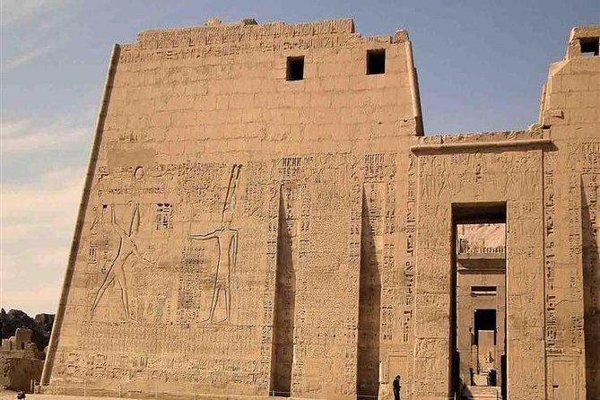 Luxor Day Tour: Valley of Kings & Queens & Hatchepsut Temples - Price and Logistics: $89.24 that includes the hard costs