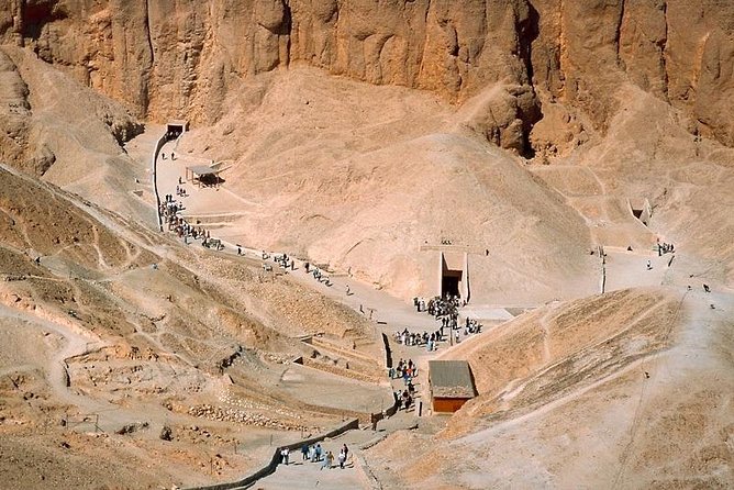 Luxor Day Tour: Valley of Kings & Queens & Hatchepsut Temples - Valley of the Kings: 63 tombs and the Tut question