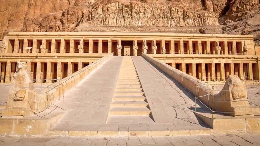 Luxor: Shared Full-Day Tour to Luxor West and East Banks - Colossi of Memnon: Amenhotep III’s mortuary temple in fragments
