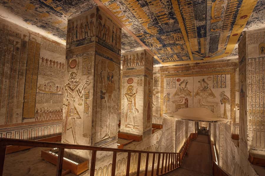 Luxor: Valley of the Kings and Hatshepsut Temple Day Tour - Valley of the Kings: Tomb Visits Without the Chaos