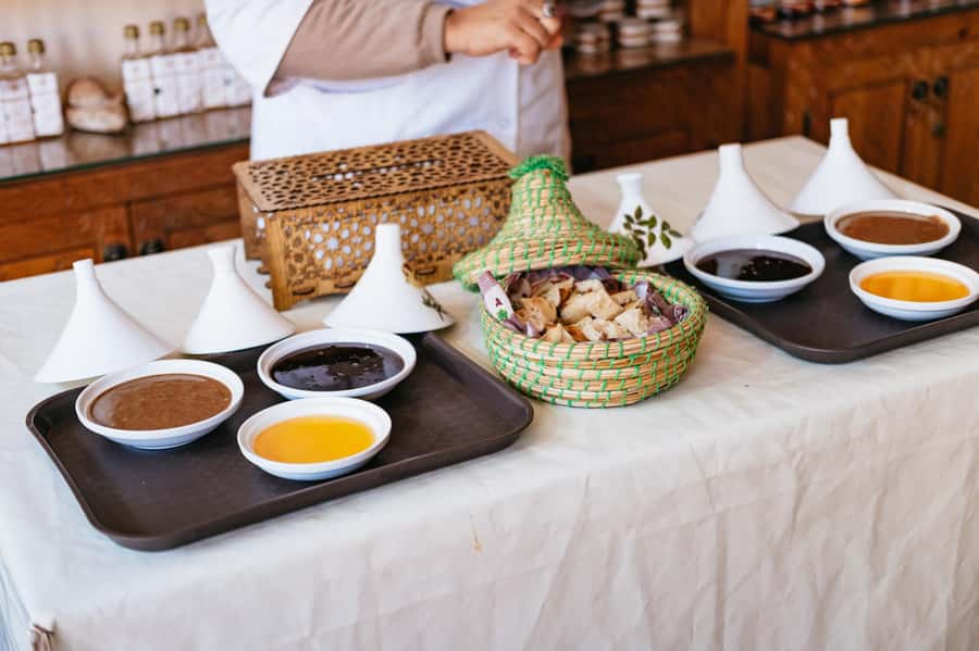 Marrakech: Atlas Mountains and 5 Valleys Day Tour with Lunch - Women-run argan oil cooperative: more than a shop stop
