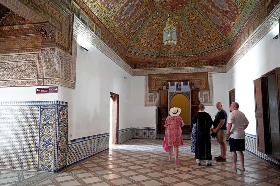 Marrakech: Bahia Palace, Madrasa Ben Youssef and Medina Tour - Souks and artisan workshops: shopping without losing your sense of direction