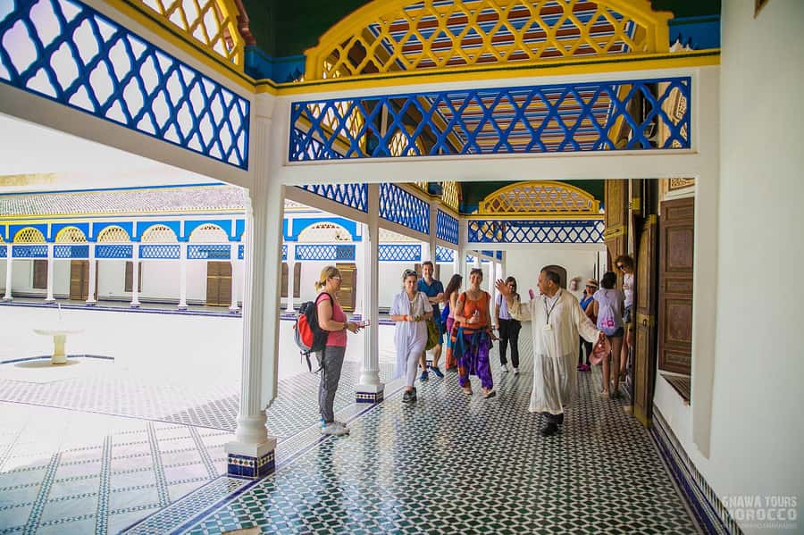 Marrakech: Bahia Palace, Madrasa Ben Youssef and Medina Tour - Meeting at Café de France: the easy start and the walking reality