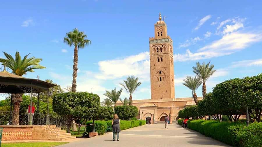 Marrakech Monuments & Souks 3-Hour Tour - Souk Market in Marrakech: Spices, Textiles, and Smart Bargaining