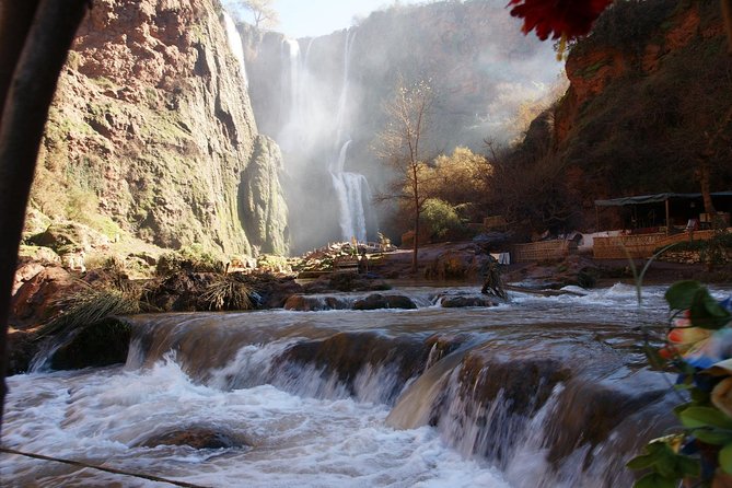 Marrakech: Ouzoud Waterfalls Guided Day Trip with Boat Ride - Hiking down to the bottom: where the real experience starts