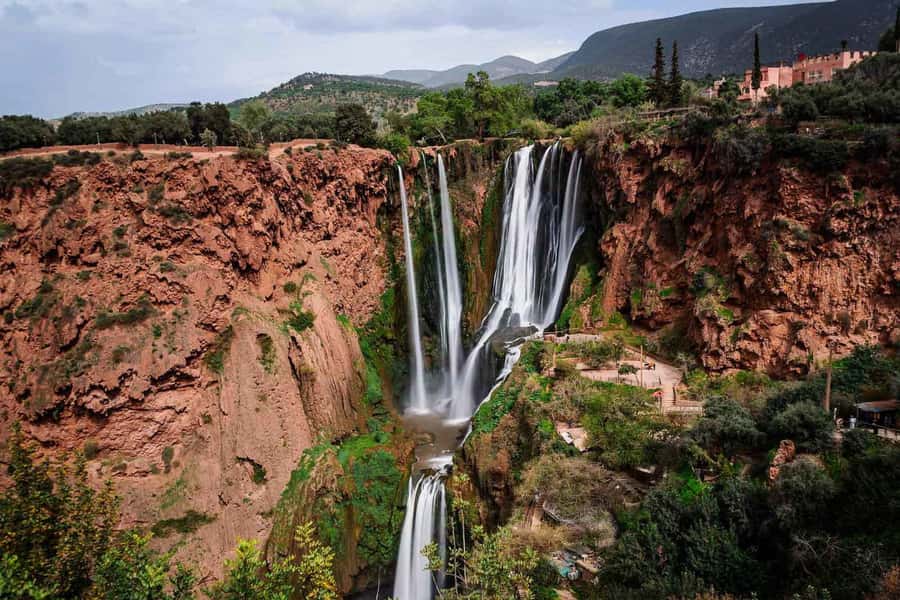 Marrakech: Ouzoud Waterfalls Guided Day Trip with Boat Ride - Lunch at the falls: tagine stop, cash in hand