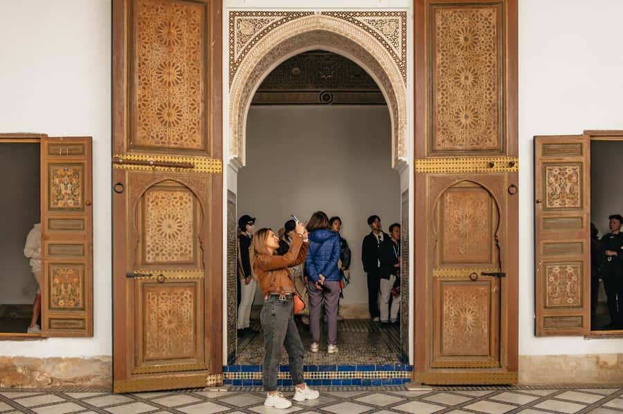 Marrakech: Saadian Tombs & Bahia Palace, Medina Guided Tour - Saadian Tombs: the carvings are worth it, and the queue choice is smart
