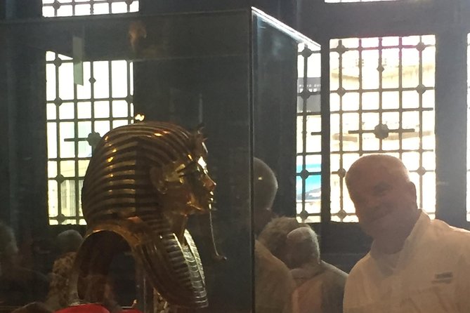 Private tour to Giza Pyramids,Sphinx,Egyptian Museum with Local Lunch - Lunch at street level: falafel or koshary, and why that matters