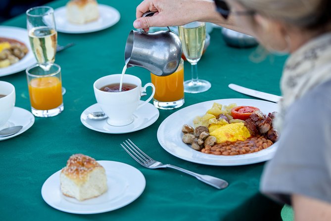 Serengeti Balloon Safari and authentic bush breakfast - What you can realistically spot from above (and how to not miss it)