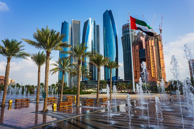 Small Group Abu Dhabi City and Sightseeing Tour From Dubai - Guide quality is the real differentiator