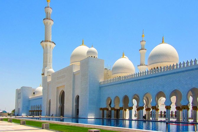 Small Group Abu Dhabi City and Sightseeing Tour From Dubai - Morning pickup to the first big stop: how the day runs
