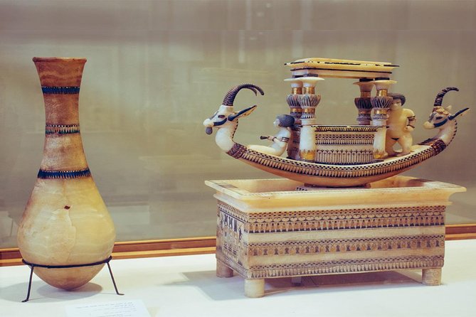 Tour to Giza Pyramids and The Egyptian Museum - Pyramids of Giza: Cheops, Chephren, Mykerinus in about two hours